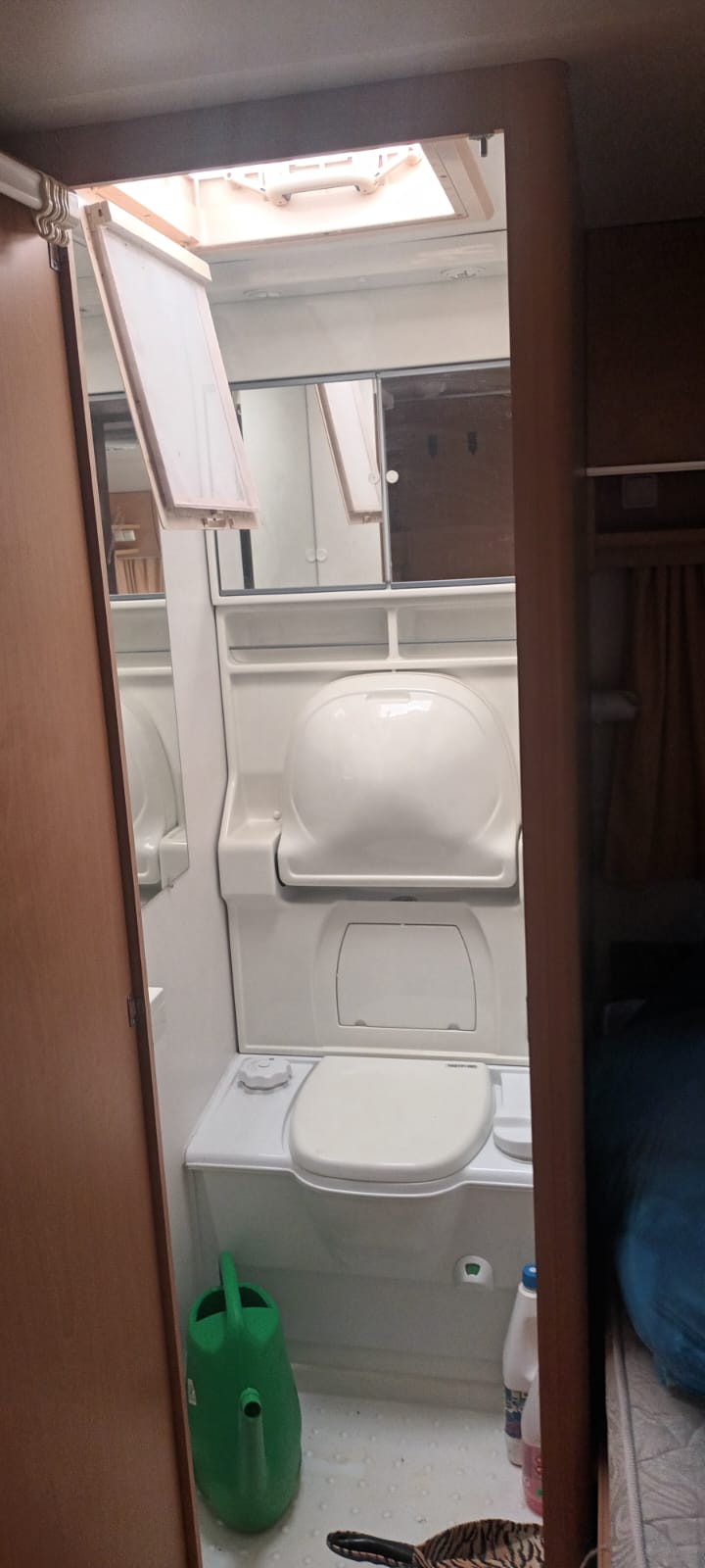 Caravan HomeCar 2-5 Persoons